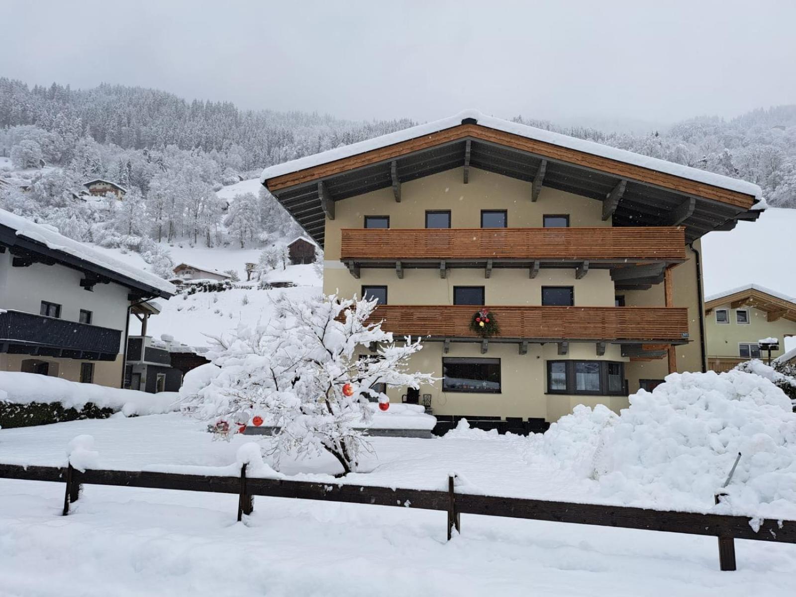 Appartement Reichholf ブラームベルク・アム・ヴィルトコーゲル エクステリア 写真